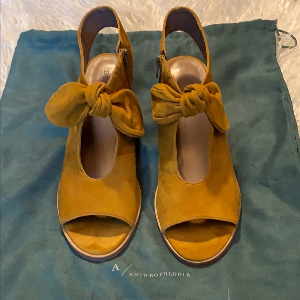 COPY - Anthropology! *Bernardo* suede Heels